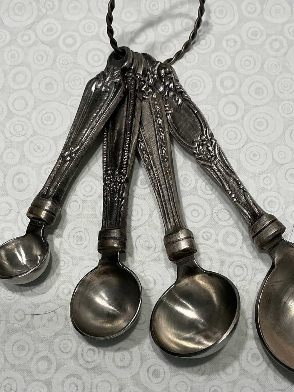 Antique-Style Metal Measuring Spoon Set - Silver Tone - Picture 2 of 3